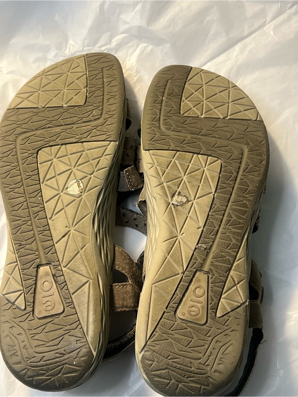 Earth Origins Taupe Strappy Lightweight Women's Sandals - Picture 10 of 11